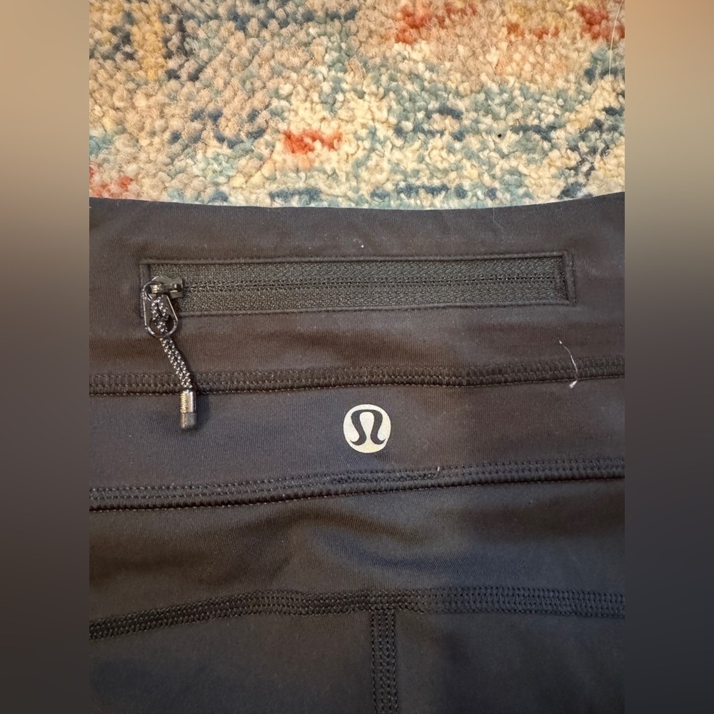 Lululemon Black Cropped Leggings
Size 6 - Picture 4 of 5